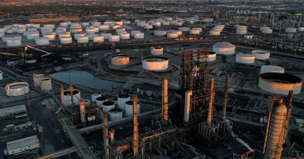 Der Ölpreis steigt, da die EU ein russisches Embargo verhängt und die saudische Raffinerieproduktion einbricht