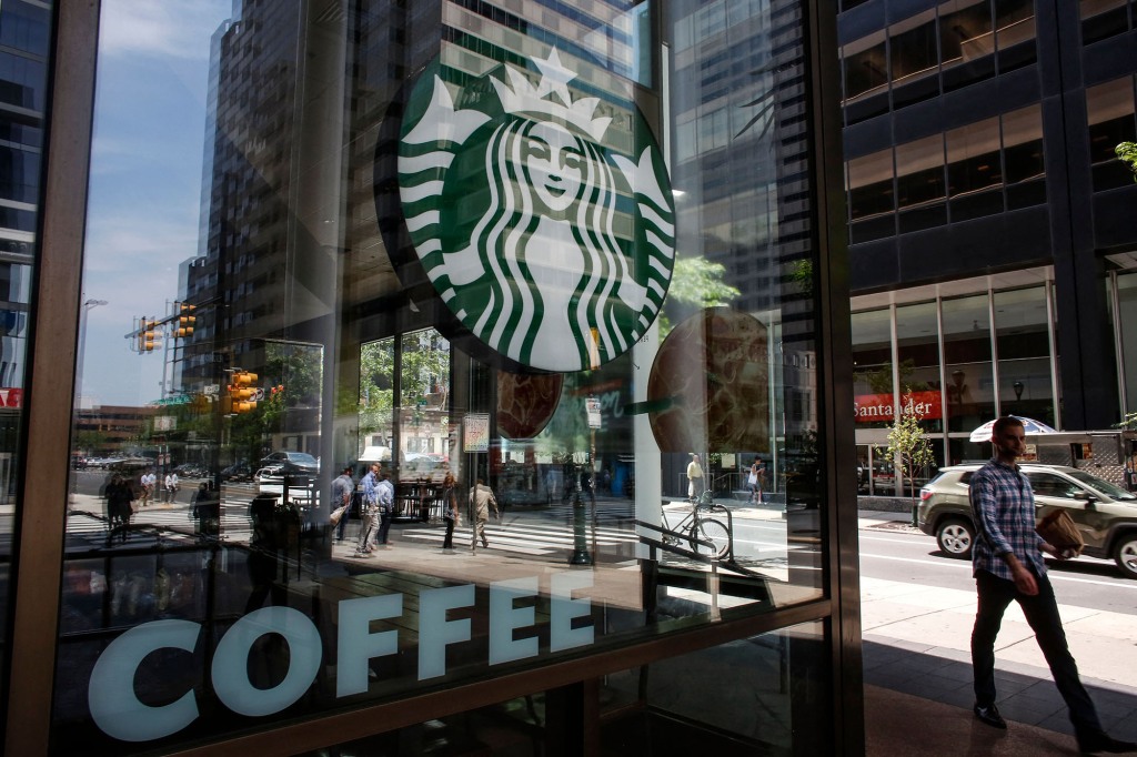 Bisher haben Arbeiter an 16 Starbucks-Standorten in den USA für die Gründung von Gewerkschaften gestimmt.