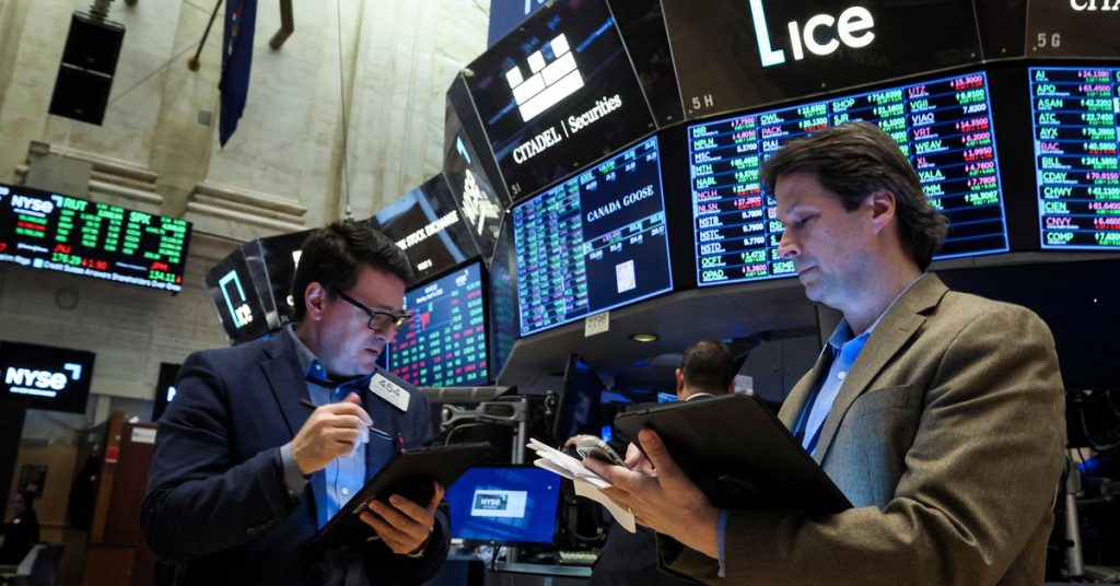 S&P 500 und Nasdaq steigen, während Aktien und Twitter wachsen