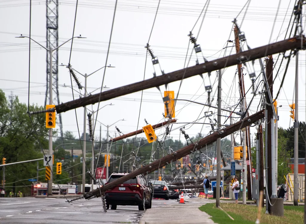 Ein tödlicher Gewitterkomplex unterbricht die Stromversorgung von fast einer Million Menschen in Kanada