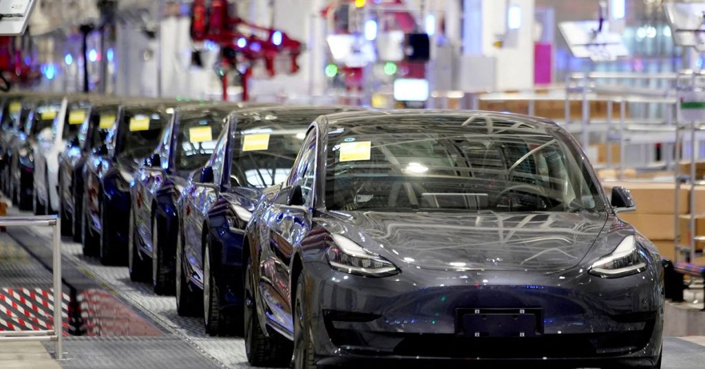 Exklusiv: Tesla stoppt die Produktion im Werk in Shanghai wegen Versorgungsproblemen - Quellen