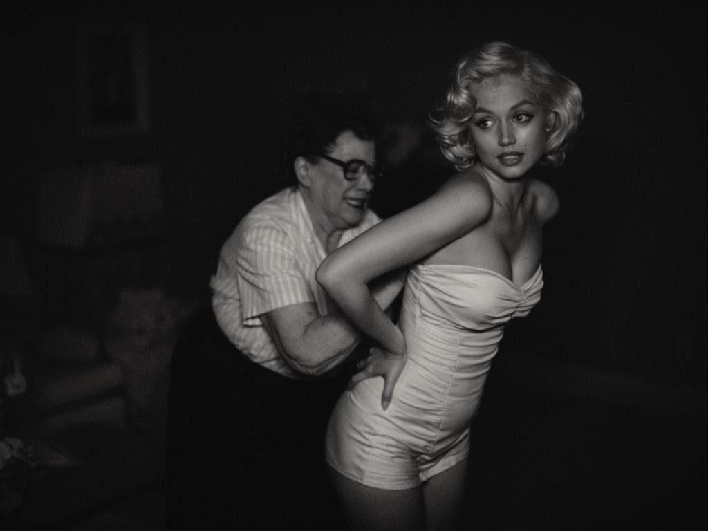 Blond.  Ana de Armas als Marilyn Monroe.  Handelsbilanz.  Netflix © 2022