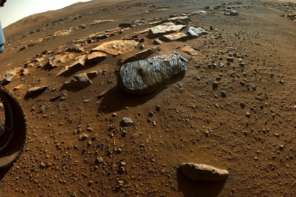 Astrobiologie ist eines der Hauptziele der Persistence-Mission zum Mars, einschließlich der Suche nach Anzeichen für uraltes mikrobielles Leben.  Der Rover wird die Geologie und das vergangene Klima des Planeten charakterisieren, den Weg für die menschliche Erforschung des Roten Planeten ebnen und die erste Mission sein, die Marsgestein und Regolith sammelt und lagert.