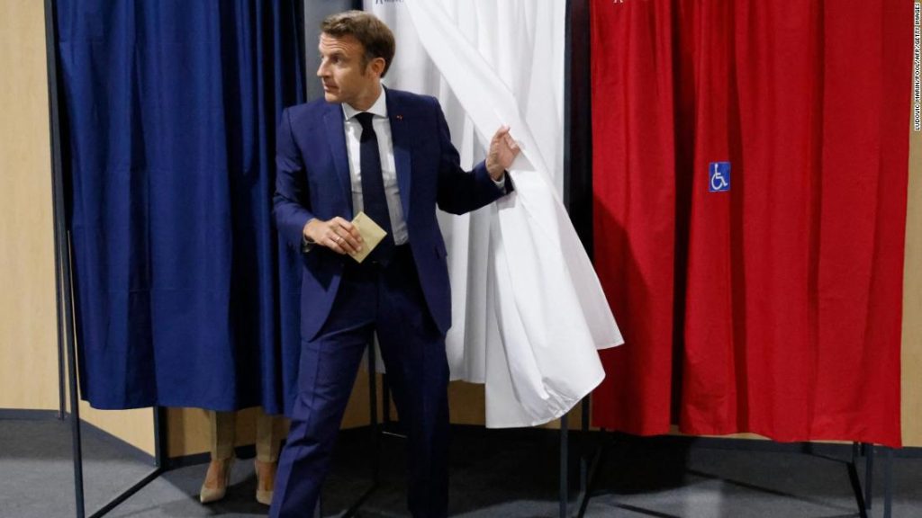 Der Zentrist Macron führt die Linke im ersten Wahlgang in Frankreich
