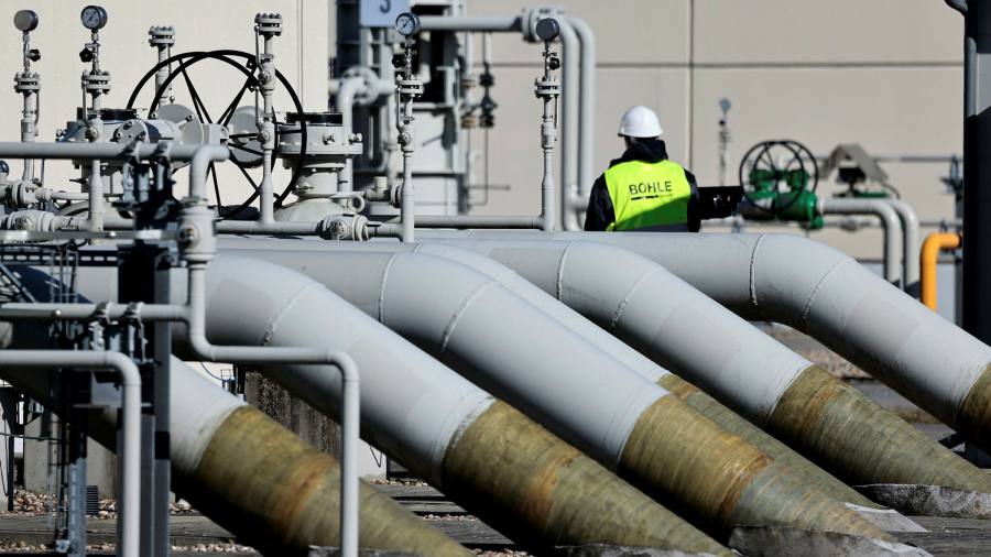 Die Deutschen fordern Energieeinsparung, da Russland den Gasfluss nach Europa unterbricht
