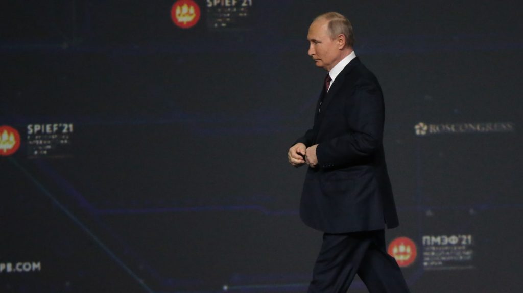 Wladimir Putins „Russisches Davos“-Wirtschaftsforum in Sankt Petersburg ist in der Tat ein großes und trauriges Durcheinander
