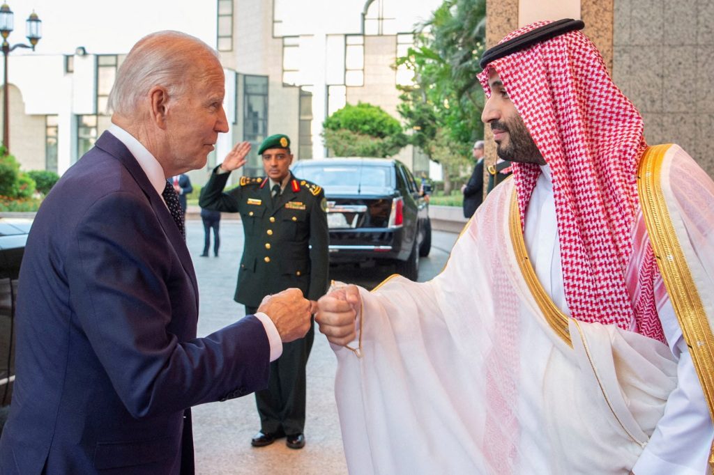 Präsident Joe Biden besteht darauf, dass sein Umgang mit Kronprinz Mohammed bin Salman irrelevant ist.