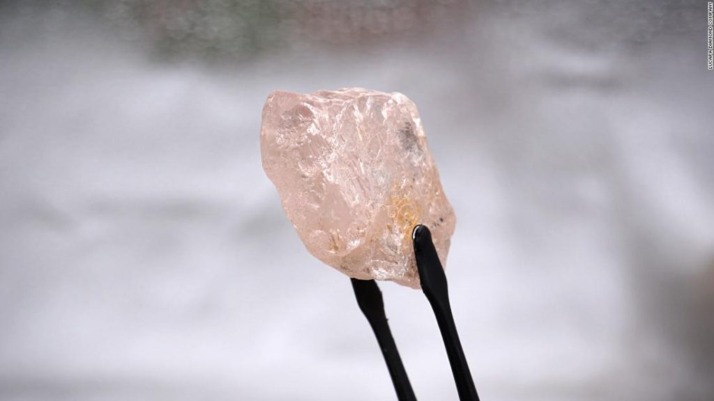 Lulu Rose: Größter rosafarbener Diamant seit 300 Jahren, der in Angola gefunden wurde