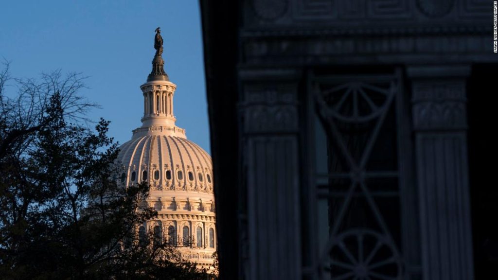 Top-Gesetzgeber fordern erneut, dass die DHS IG die Untersuchung fehlender Texte beiseite legt, berichtet CNN