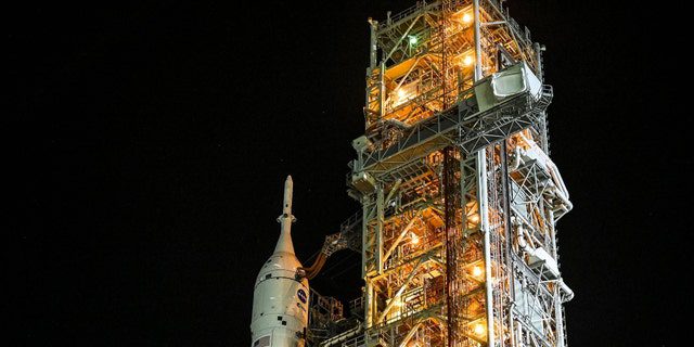 Die Artemis I Moon-Rakete der NASA startet am Kennedy Space Center in Cape Canaveral, Florida.
