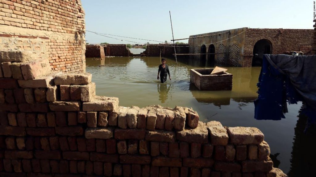Manshar-See: Wasser aus Pakistans größtem See droht in dicht besiedelte Städte zu sickern