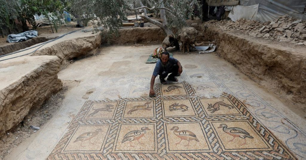 Ein Bauer aus Gaza entdeckt ein Mosaik aus byzantinischer Zeit