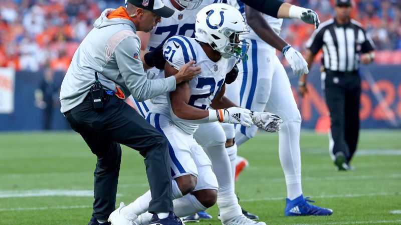 Indianapolis Colts RB Nyheim Hines stockt nach schwerem Schlag im Spiel gegen die Denver Broncos, unterliegt einem Gehirnerschütterungsprotokoll