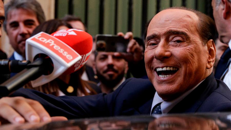 Silvio Berlusconi sagt, er habe Geschenke und „süße Briefe“ mit Wladimir Putin ausgetauscht