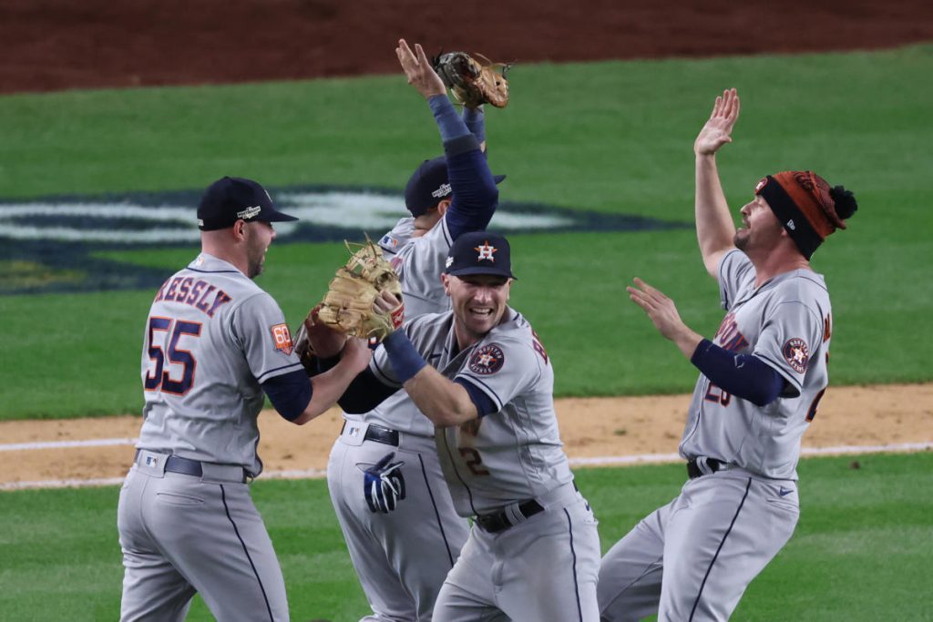 Astros bezwingt die Yankees in ALCS Game 4, einem kompletten Sieg, um die 4. Weltmeisterschaft in 6 Saisons zu erreichen