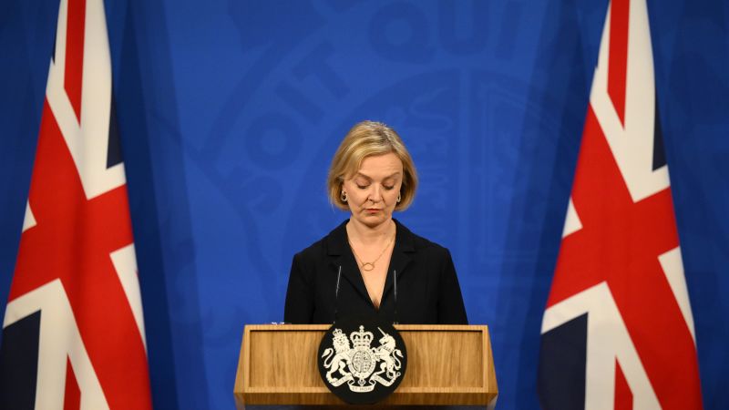 Liz Truss warnt, dass sie Stunden hat, um ihren Job als britische Premierministerin zu retten