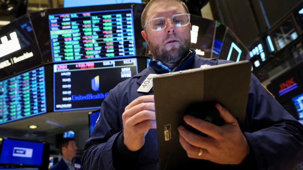 Aktien-Futures fielen, da die Anleger die Einzelhandelsdaten für Oktober erwarten