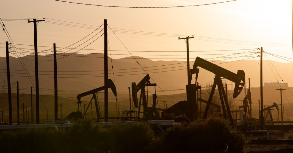 Die Ölpreise fallen, da sich die Anleger um die nachlassende Energienachfrage sorgen