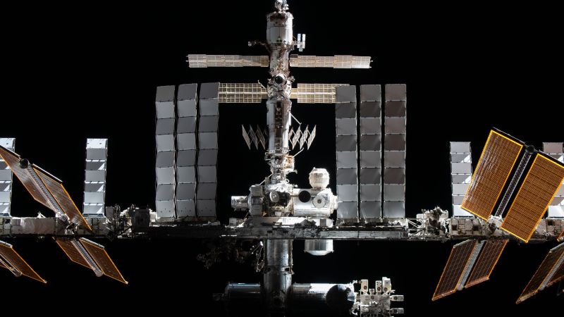 Internationale Raumstation: Die US-Astronauten Casada und Rubio haben sich am Dienstag außerhalb der Raumstation gewagt