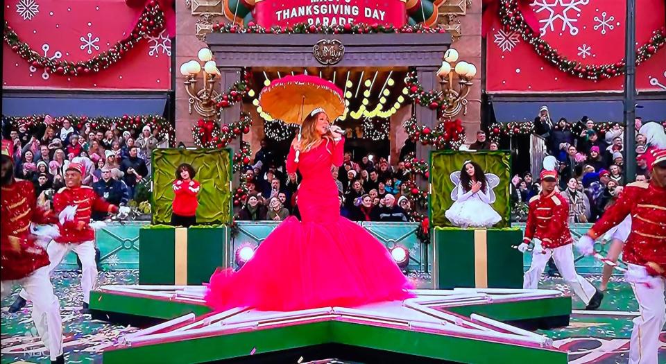 Mariah Carey nimmt an der Macy's Thanksgiving Day Parade 2022 teil.  NBC-Kredit